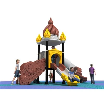Parque de juegos al aire libre divertido